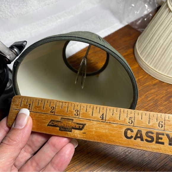 Vintage pleated fabric small clip lamp shades green cream - Picture 9 of 10